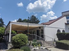 Živa glasba na terasi Taverne