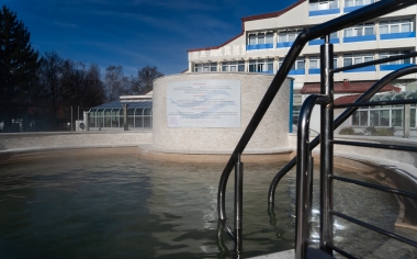 Einzigartiges paraffinhaltiges Thermalwasser