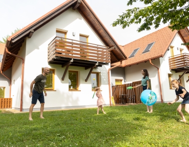 Najem prostornih apartmajev in neomejeno kopanje v termah